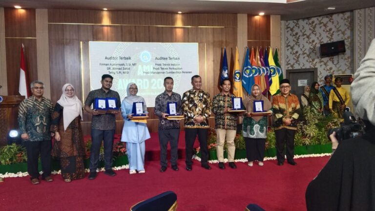 Penganugerahan AMI AWARD 2025 Meriahkan Dies Natalis UMRAH