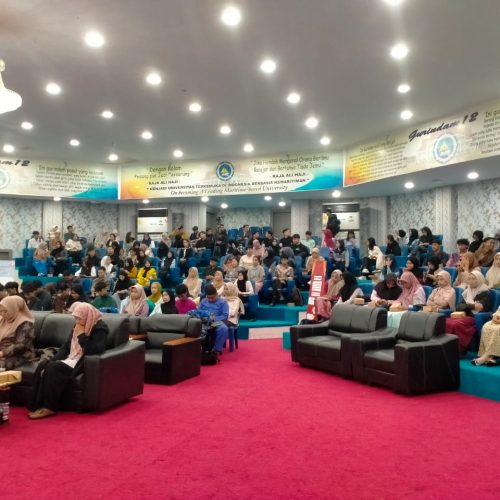 UMRAH Gelar Kuliah Umum dan Showcase MKWK: Perkuat Karakter dan Kepekaan Sosial Mahasiswa di Era Global